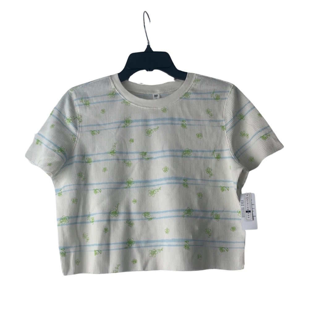 Ivory and blue daisy crop top